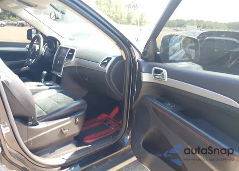 2013 Jeep Grand Cherokee Laredo Trailhawk z USA, uszkodzony, nr VIN 1C4RJFATXDC589868